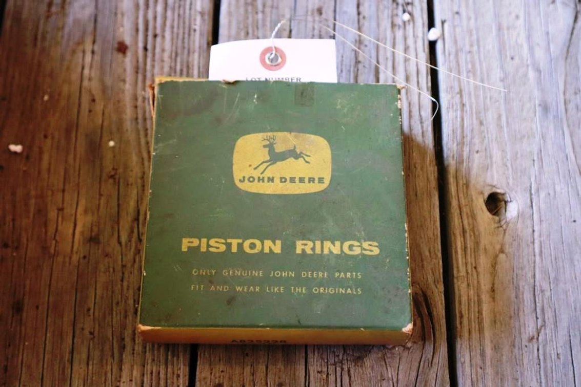 NOS John Deere Piston Rings AB2522R (Unstyled B)