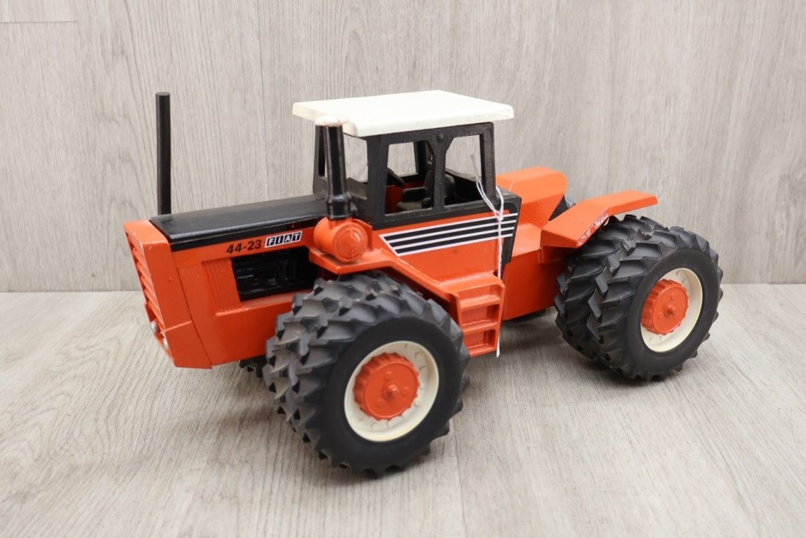 Image for June Farm Toy and Memorabilia Auction