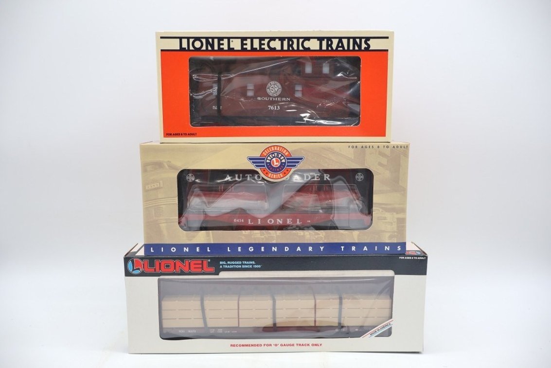 Lot of (3) Lionel Train Cars