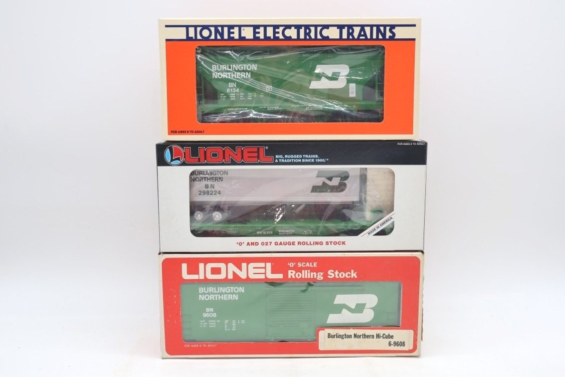 Lot of (3) Lionel Train Cars