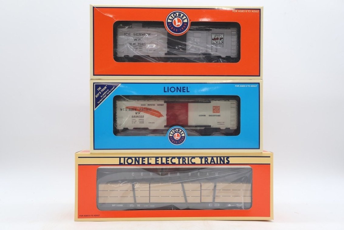 Lot of (3) Lionel Train Cars