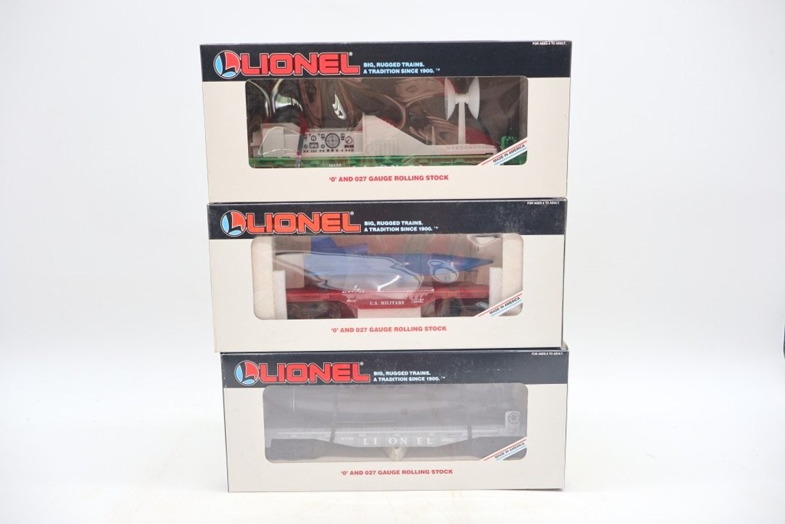 Lot of (3) Lionel Train Cars