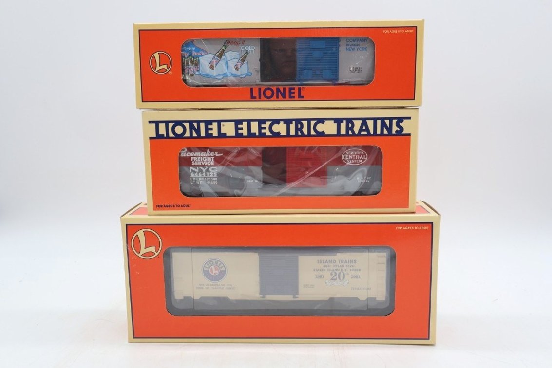Lot of (3) Lionel Train Cars