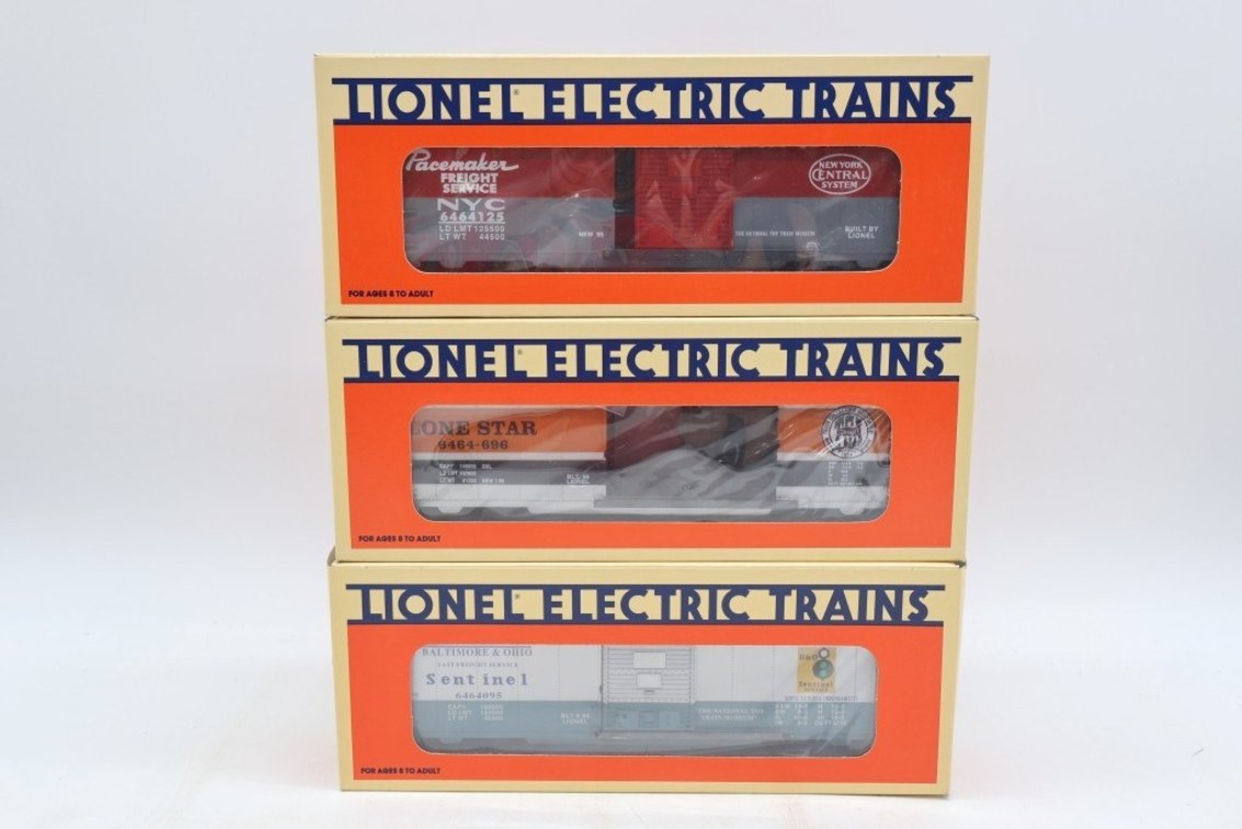 Lot of (3) Lionel Train Cars