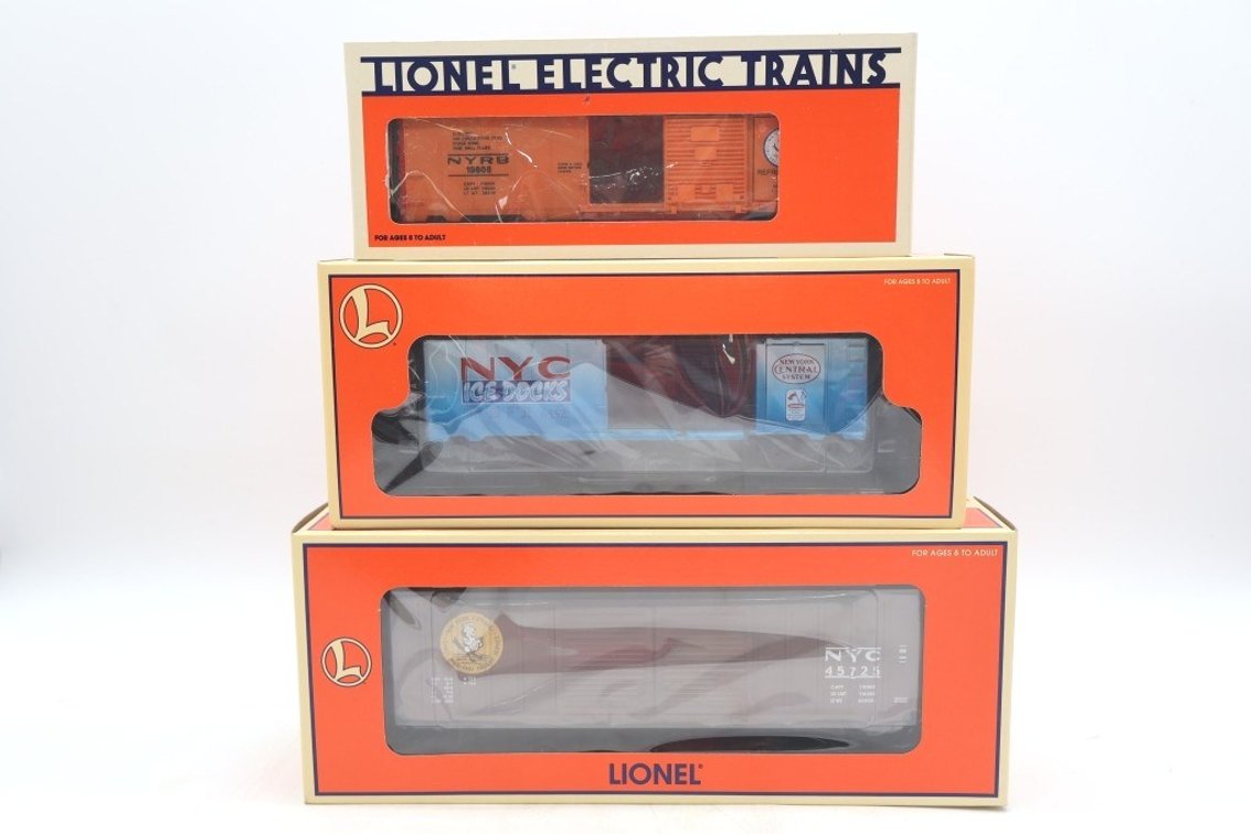 Lot of (3) Lionel Train Cars