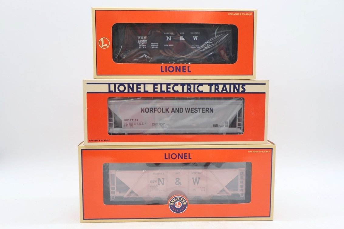 Lot of (3) Lionel Train Cars