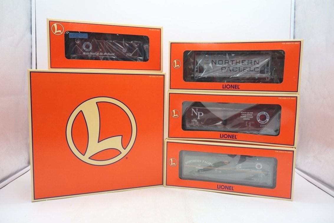 Lionel Northern Pacific 4 Pack Freight Cars