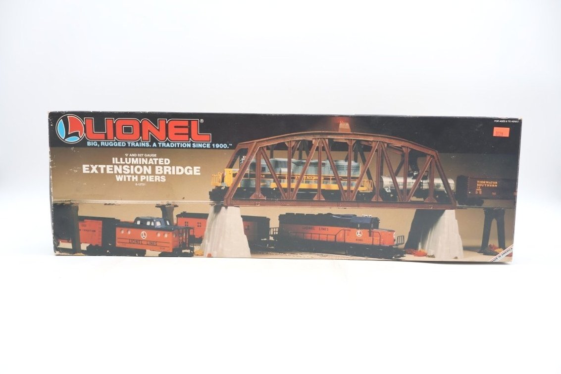 Lionel Illuminated Extension Bridge with Piers