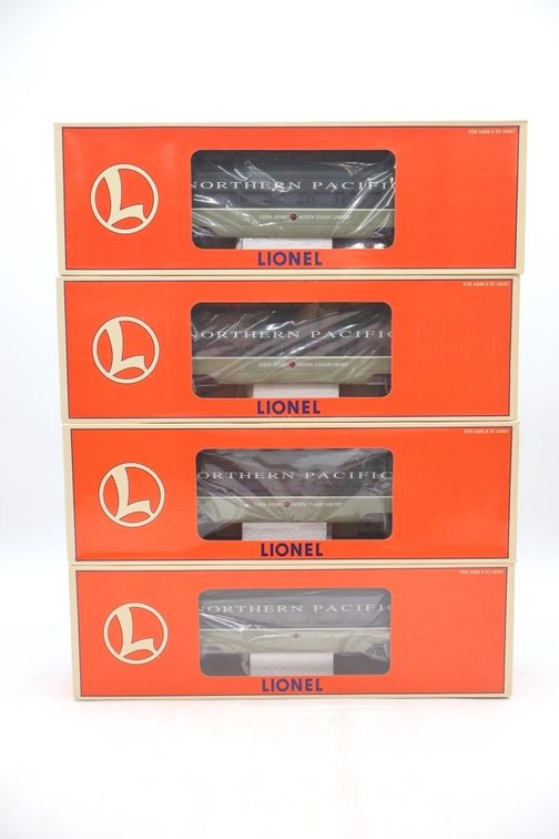 Set of 4 Lionel Northern Pacific Vista-Dome Cars