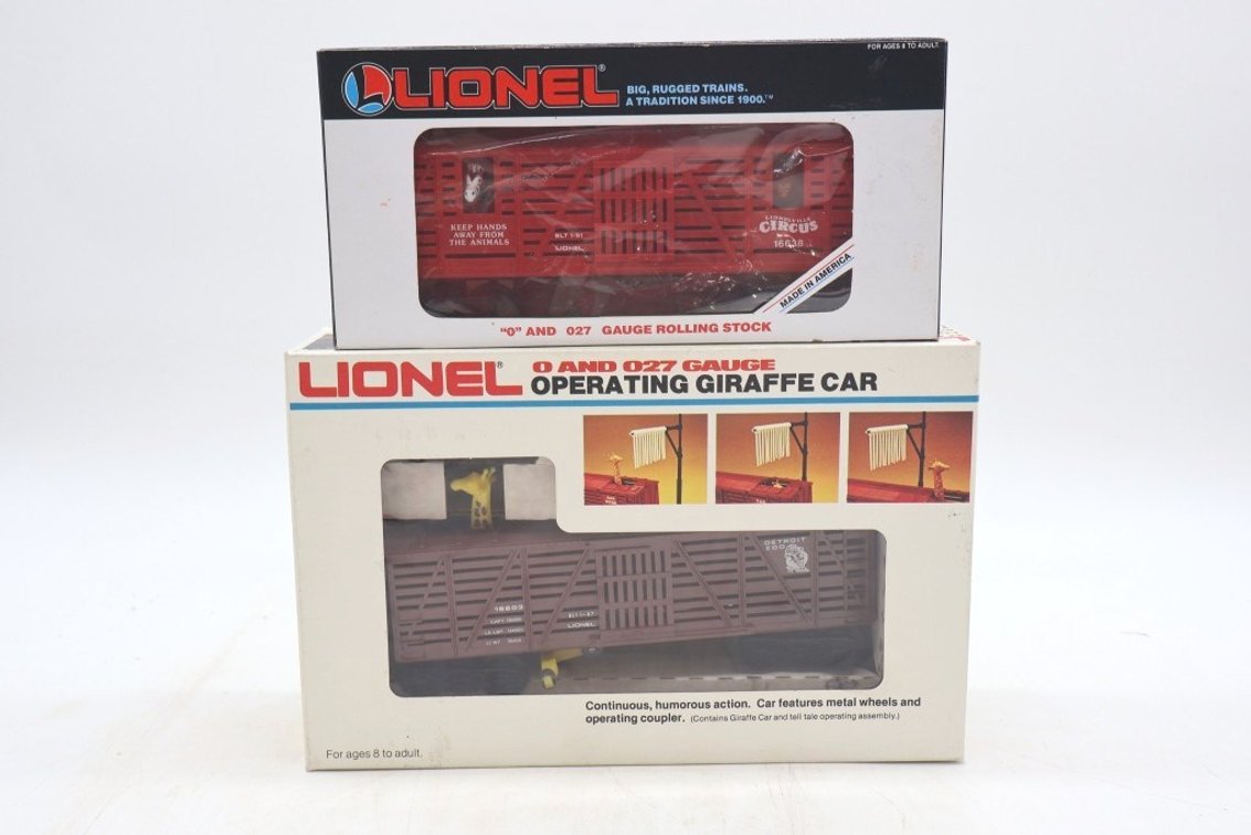 Lot of (2) Lionel Incl. Operating Giraffe Car and Lionelville Circus Animal Car