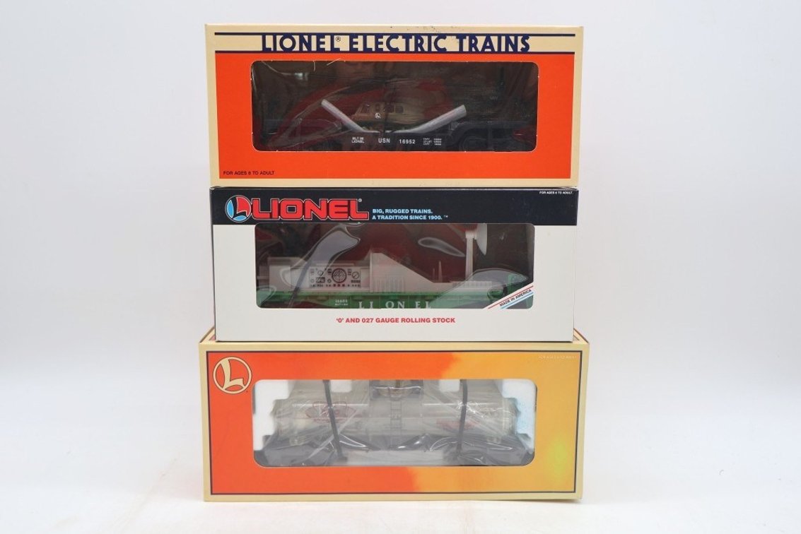 Lot of (3) Lionel Train Cars