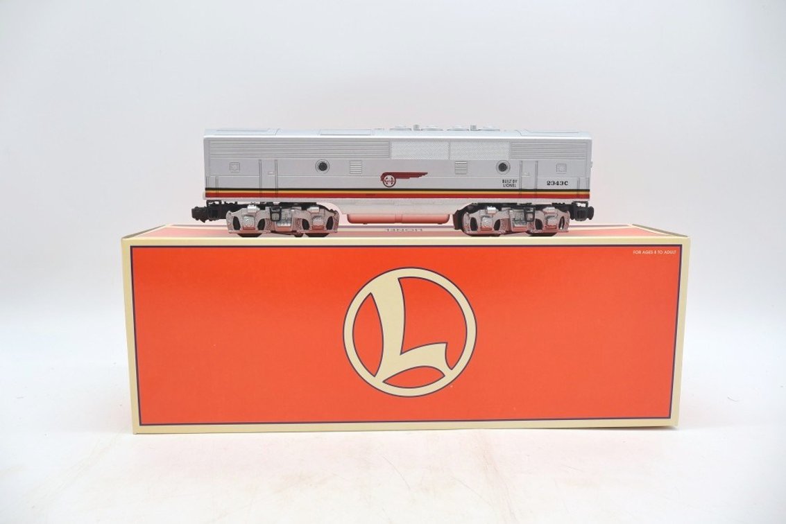 Lionel F-3 B Powered Santa Fe Engine
