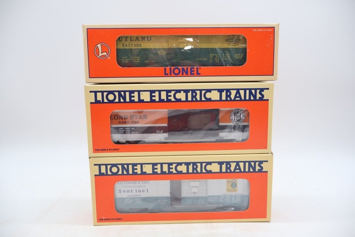 Lot of (3) Lionel Train Cars