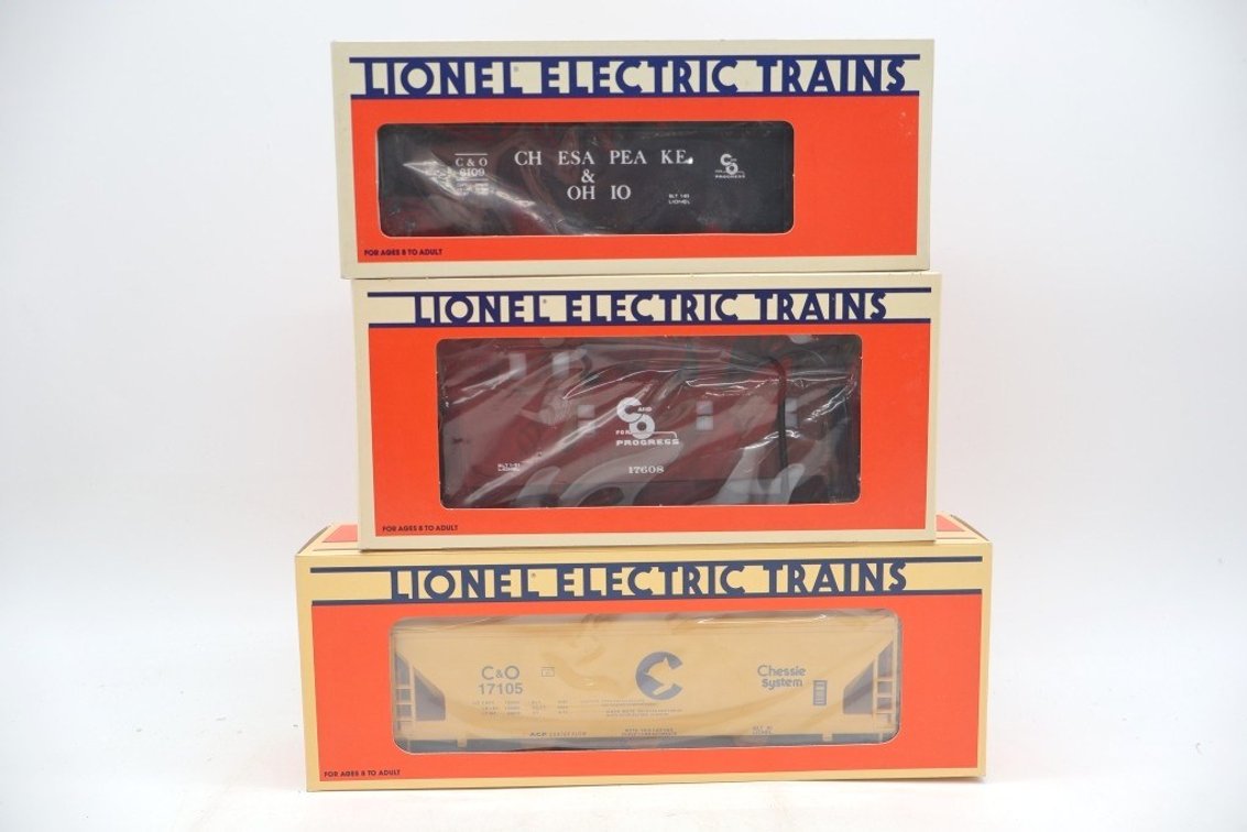 Lot of (3) Lionel Train Cars