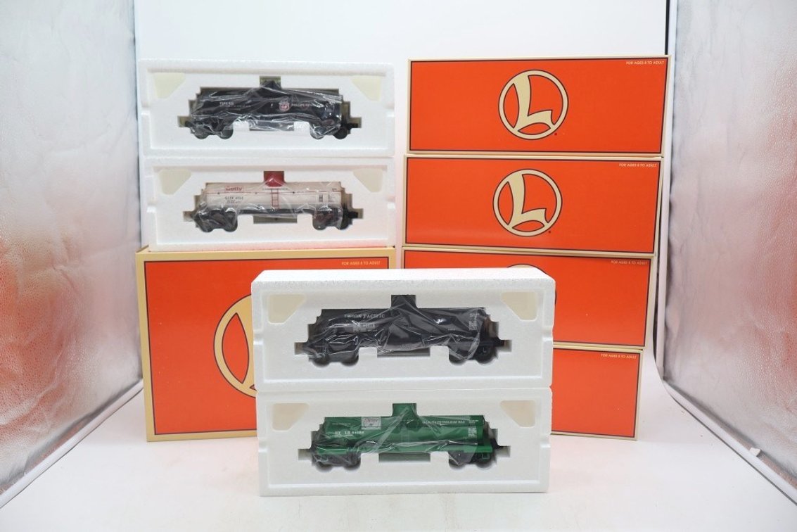 Lionel Set of 4 Tank Cars