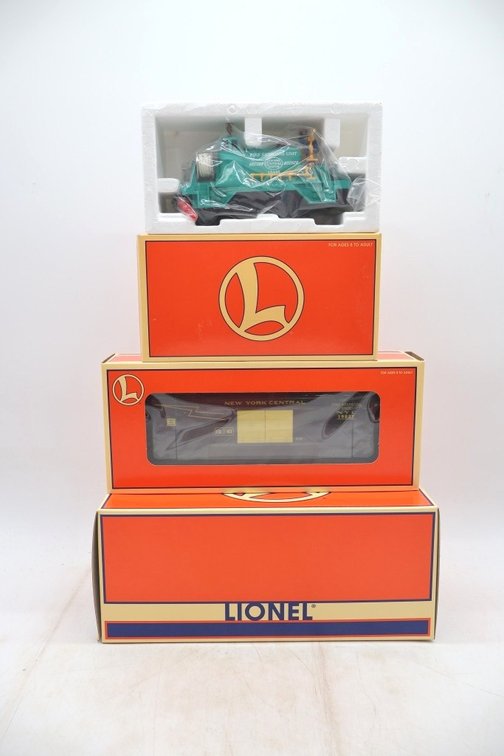 Lionel NYC Firecar and Instruction Car