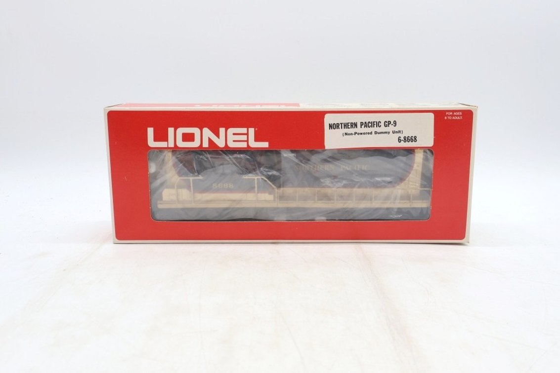 Lionel Northern Pacific GP-9 Non-Powered Engine