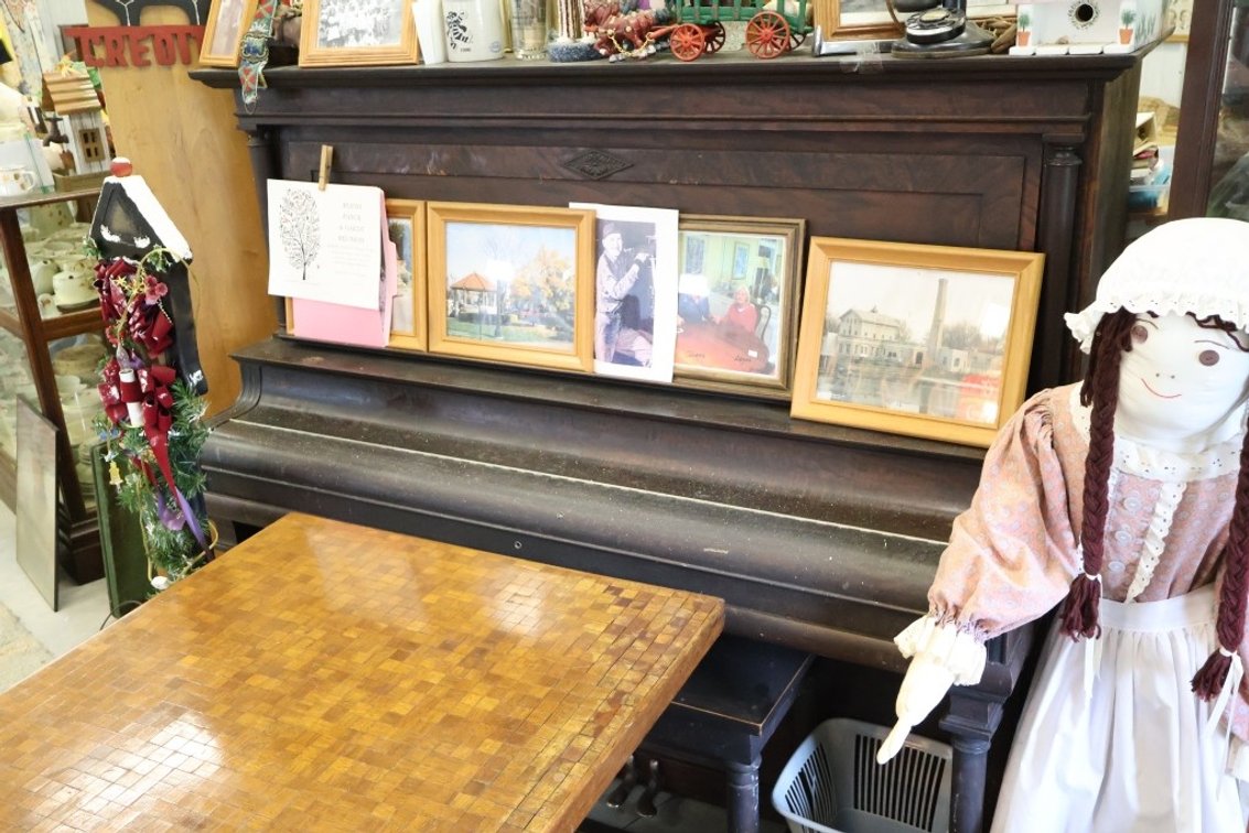 Image for The Ruehs Antique and Collectible Live Auction