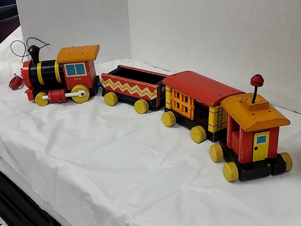Wooden Fisher Price- Huffy Puffy