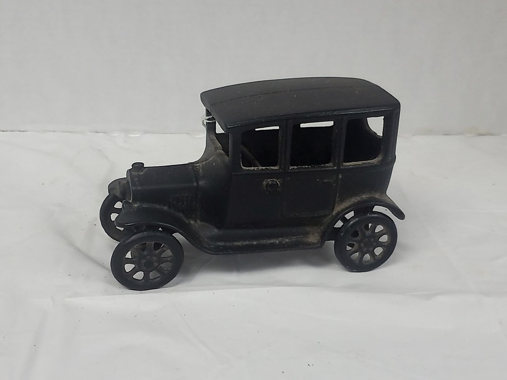 1927 Arcade Vintage old Ford model T cast iron toy car