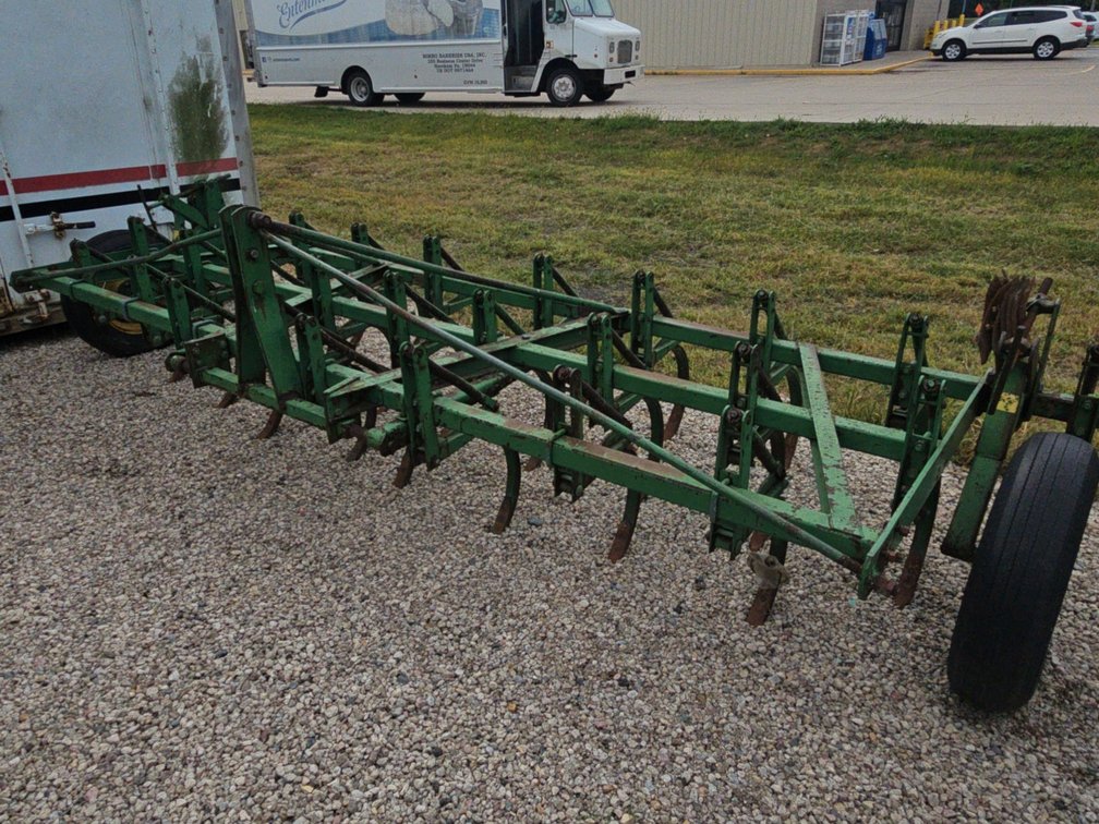 John Deere C11 digger