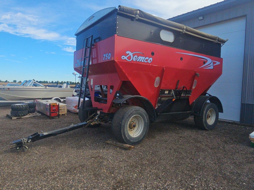 Demco 750 gravity wagon