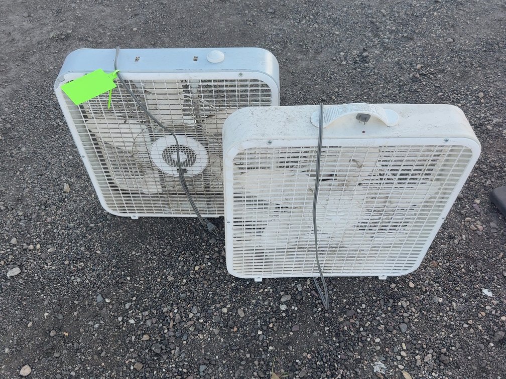 2 fans