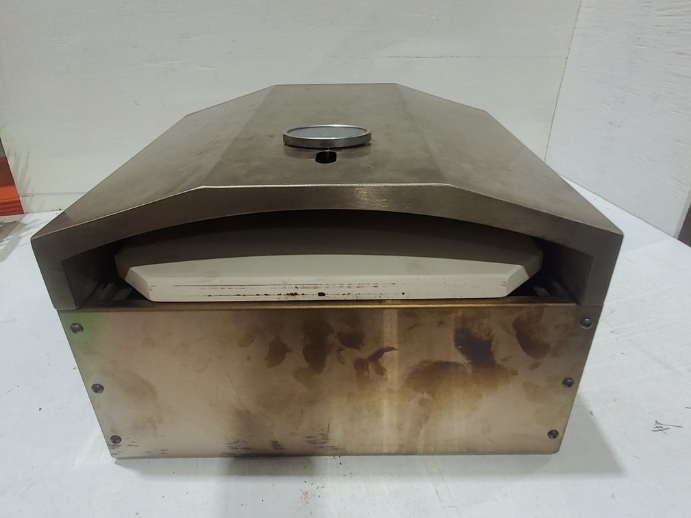 Traeger pizza oven
