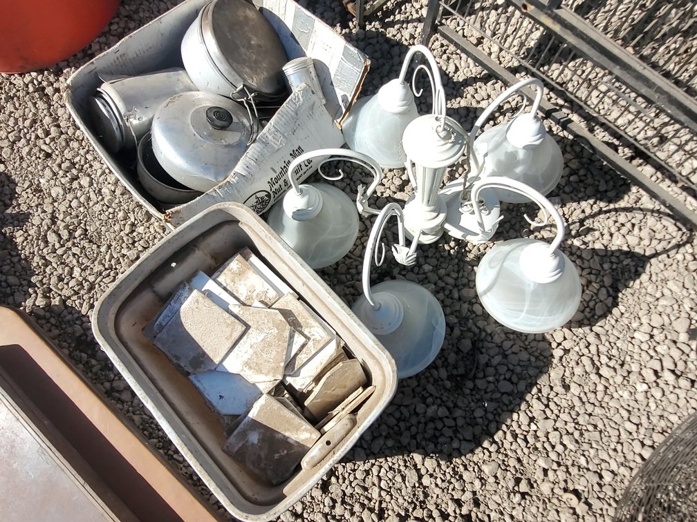 Tile, Pans, light