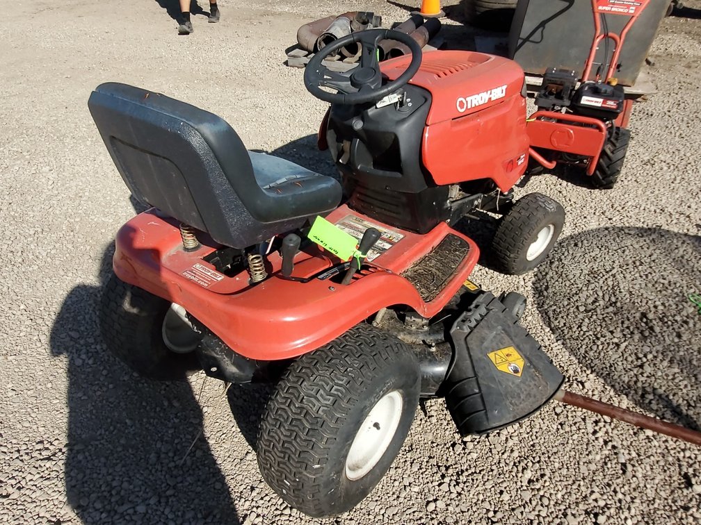 Riding lawn mower