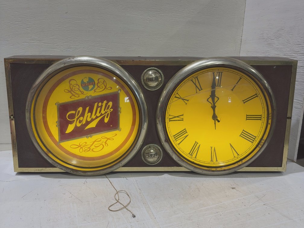 Schlitz light and Clock