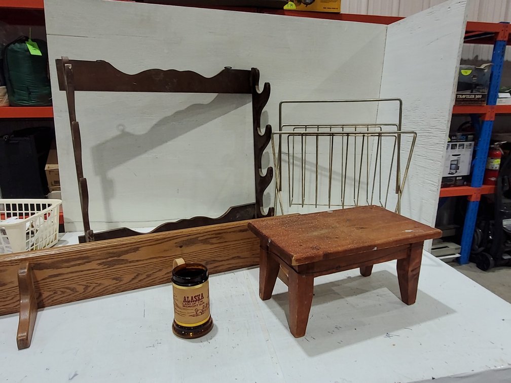 Step, shelf, gun rack, magazine rack & mug