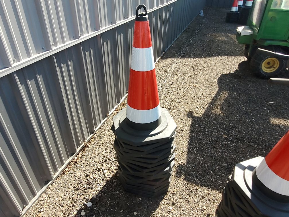 (15) safety cones