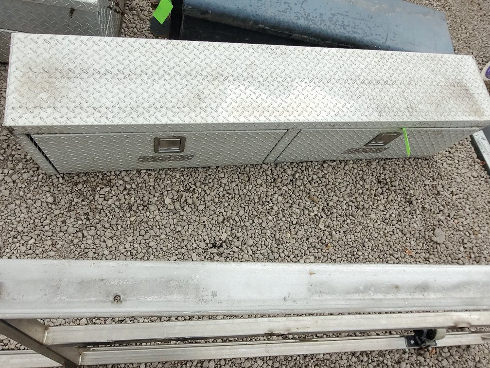 Truck toolbox