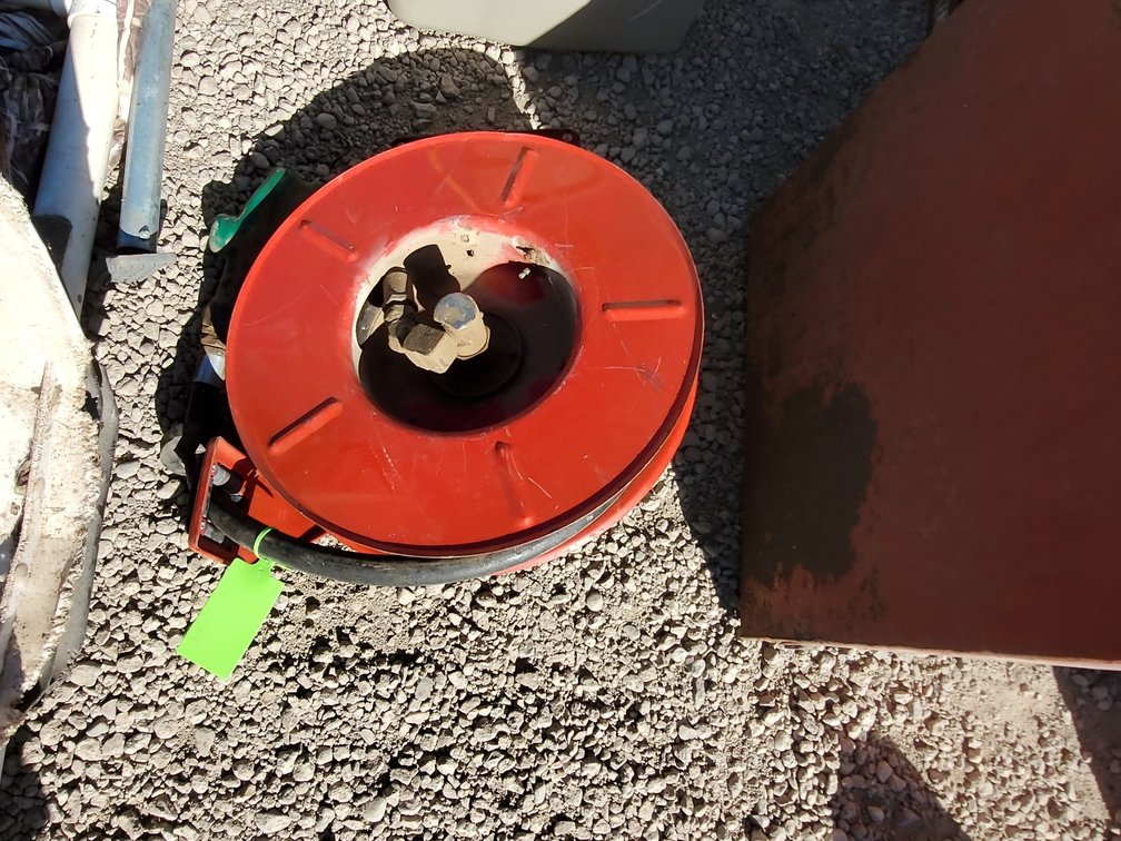 Fuel hose and handle