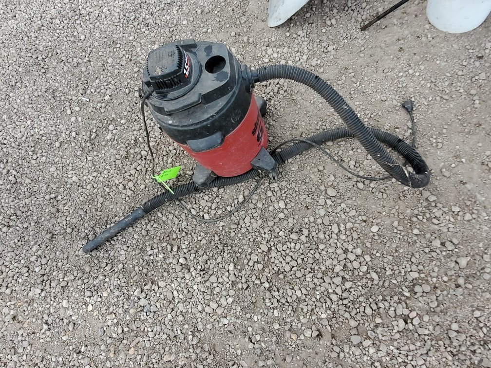 Shop vacuum