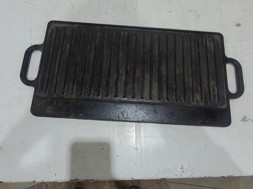 Iron skillet