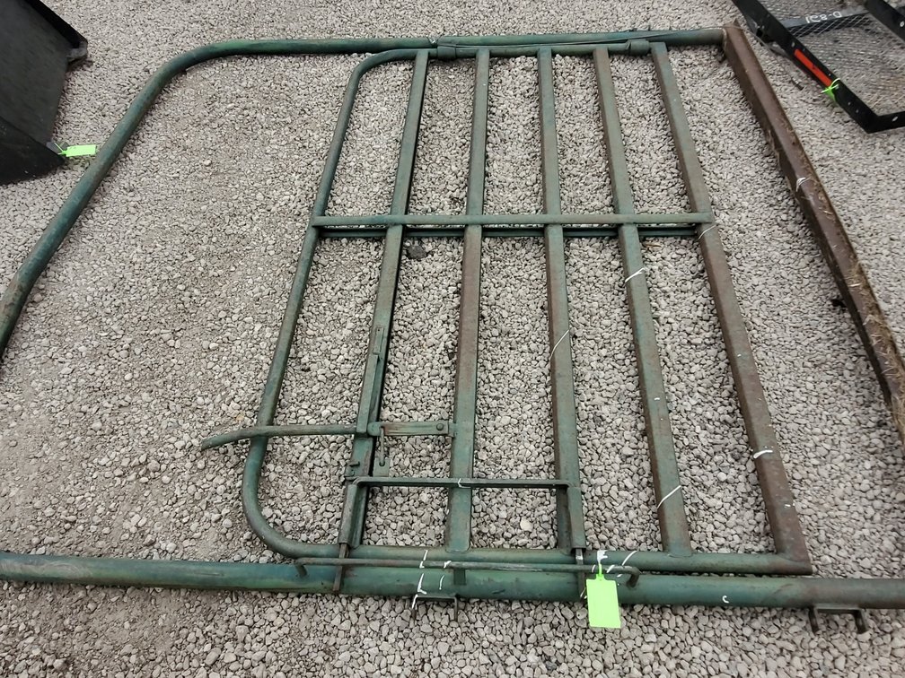 Swinging  Gate