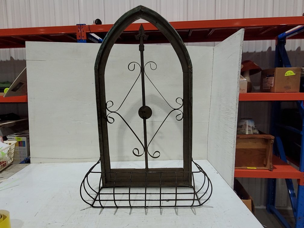 Wall hanger plant holder