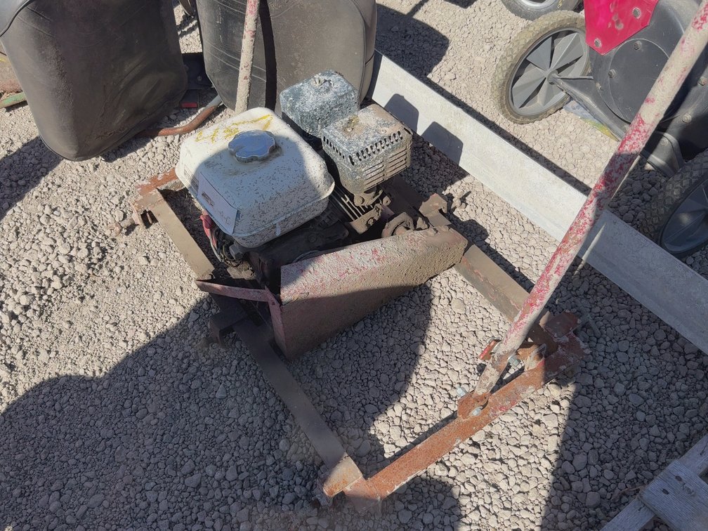 Concrete screed