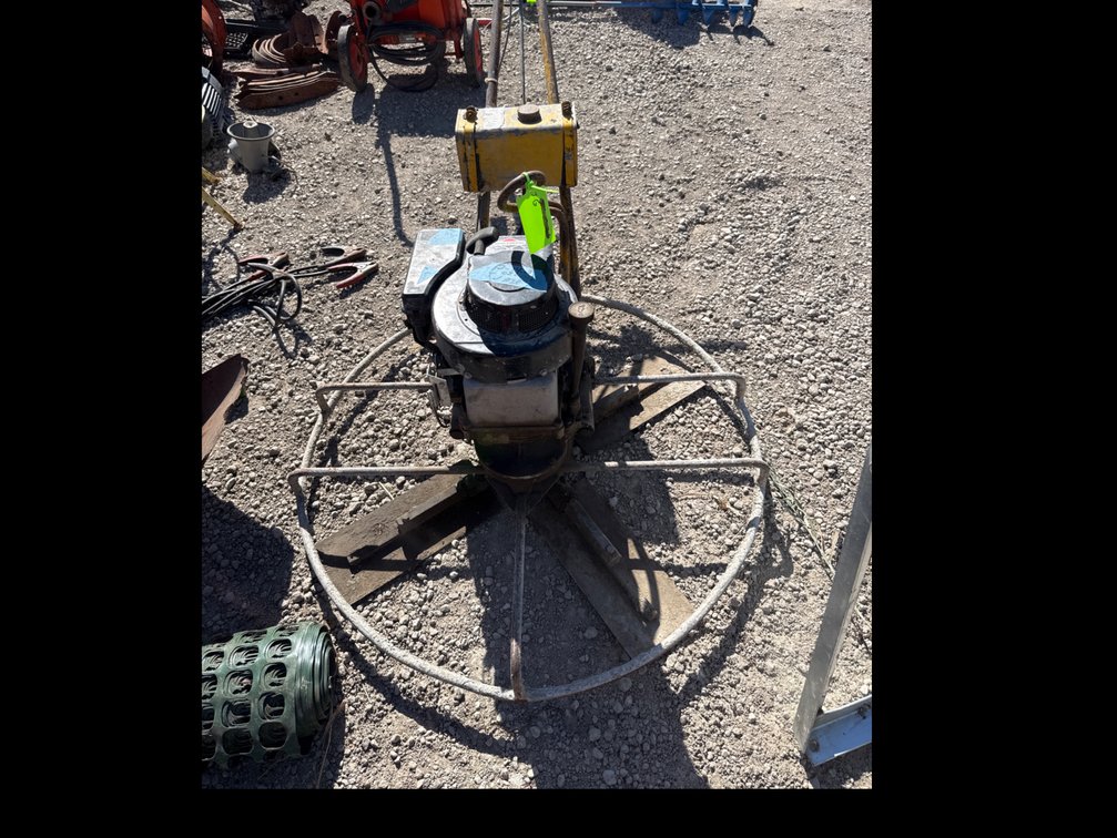 Concrete power trowl