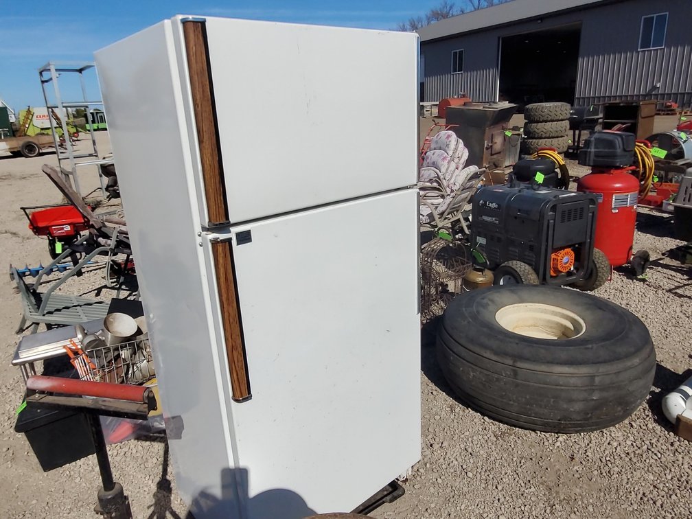Refrigerator