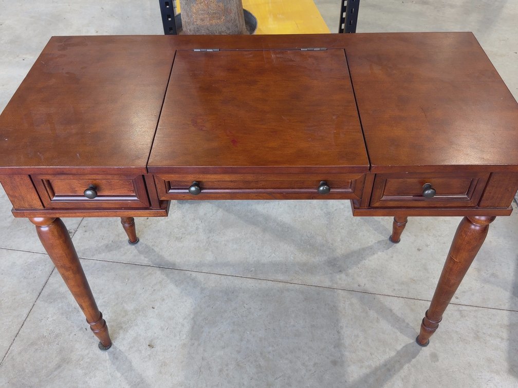 Jewelry table with mirror and drawers