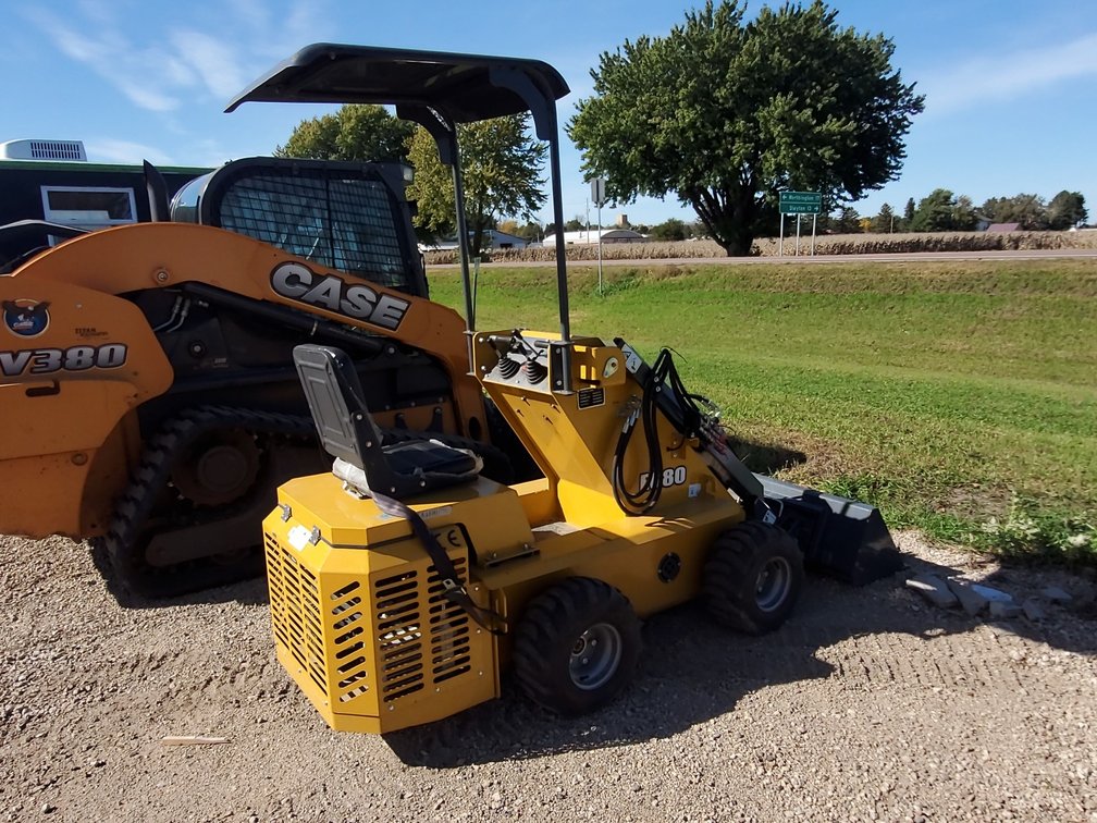 EG80 skid steer loader