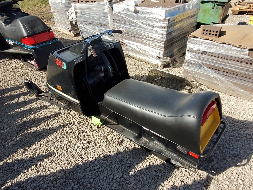 Elan Snowmobile