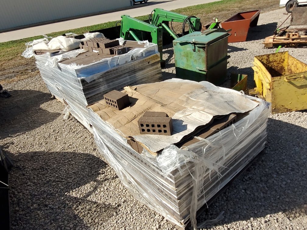 (4) pallets of brick