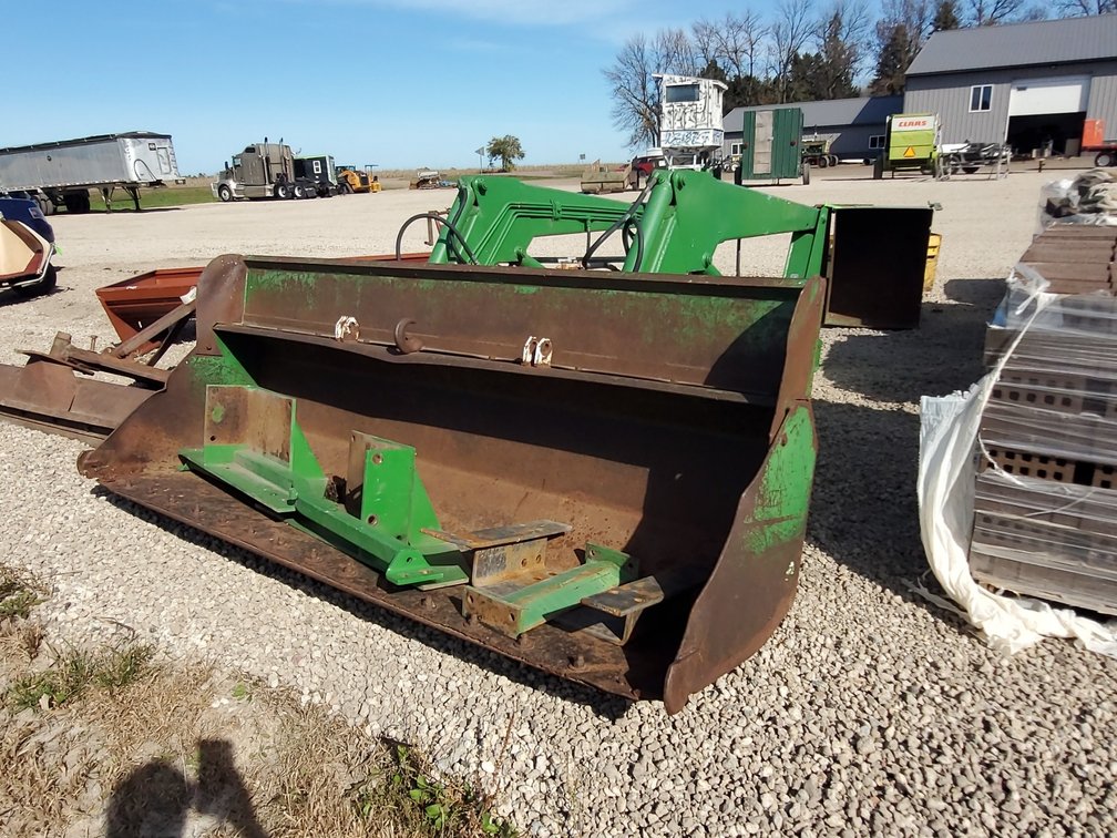 John Deere 148 Loader