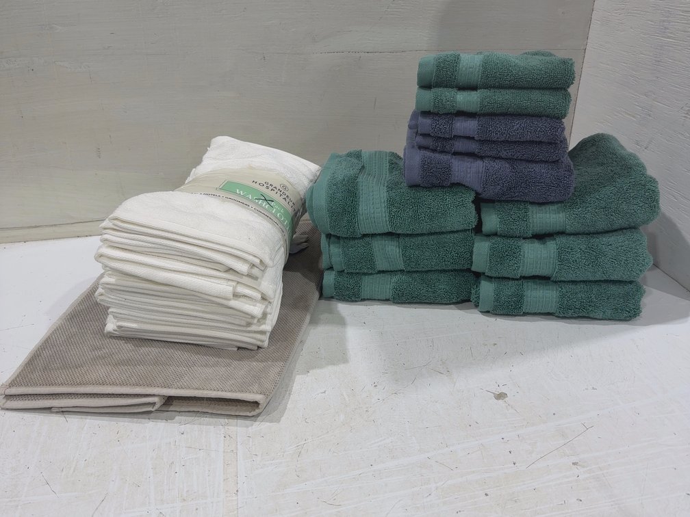 Hand towels, wash cloths, bath mat