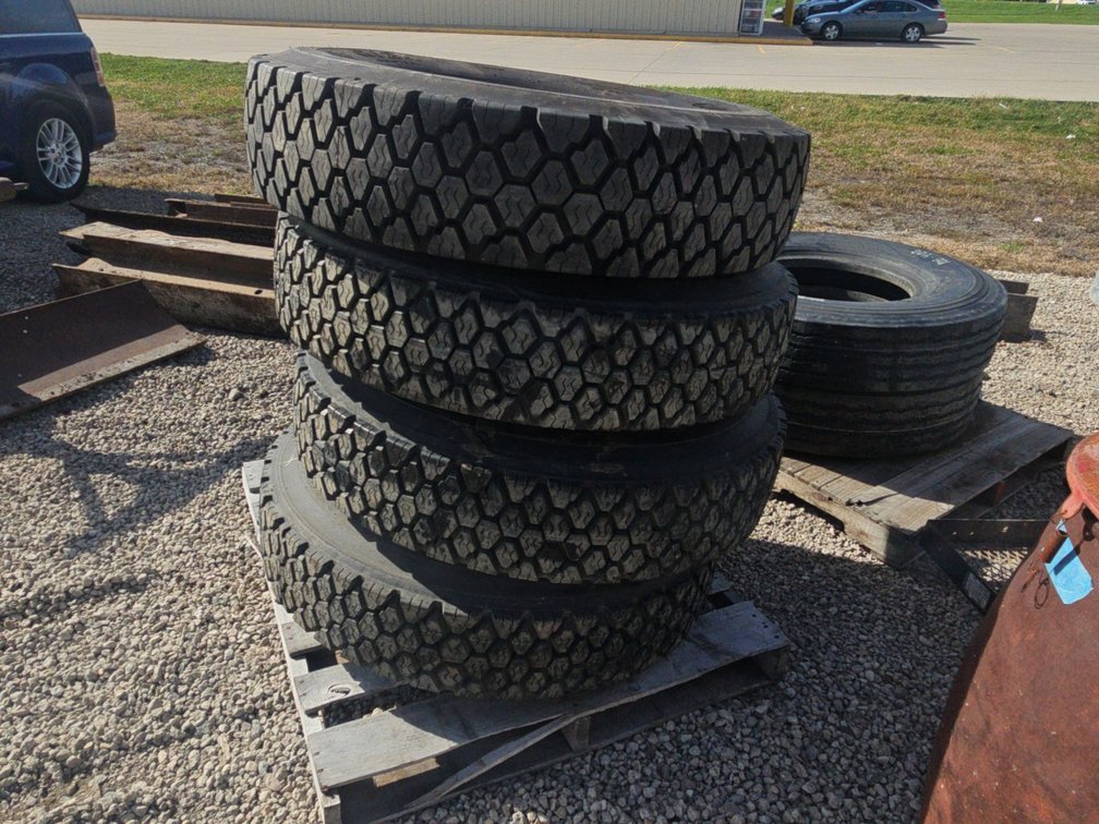 4- 10.00R20 tires