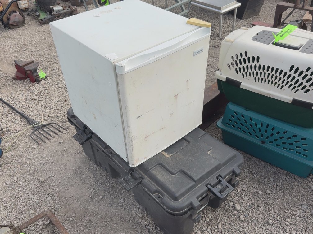 Mini fridge, storage trunk